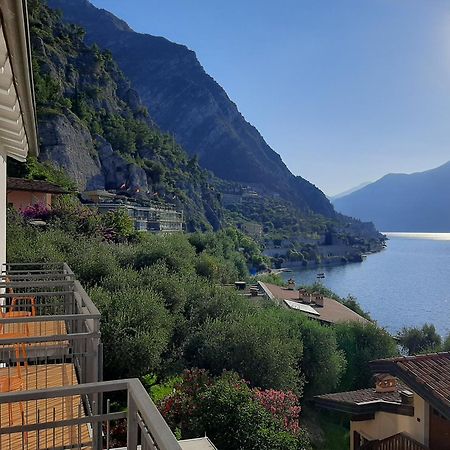 Hotel Augusta Garni Лімоне-суль-Гарда Екстер'єр фото