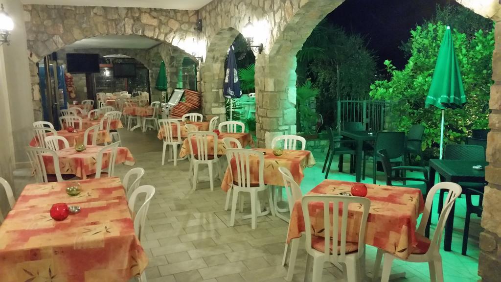 Hotel Augusta Garni Лімоне-суль-Гарда Екстер'єр фото