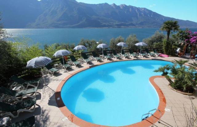 Hotel Augusta Garni Лімоне-суль-Гарда Екстер'єр фото