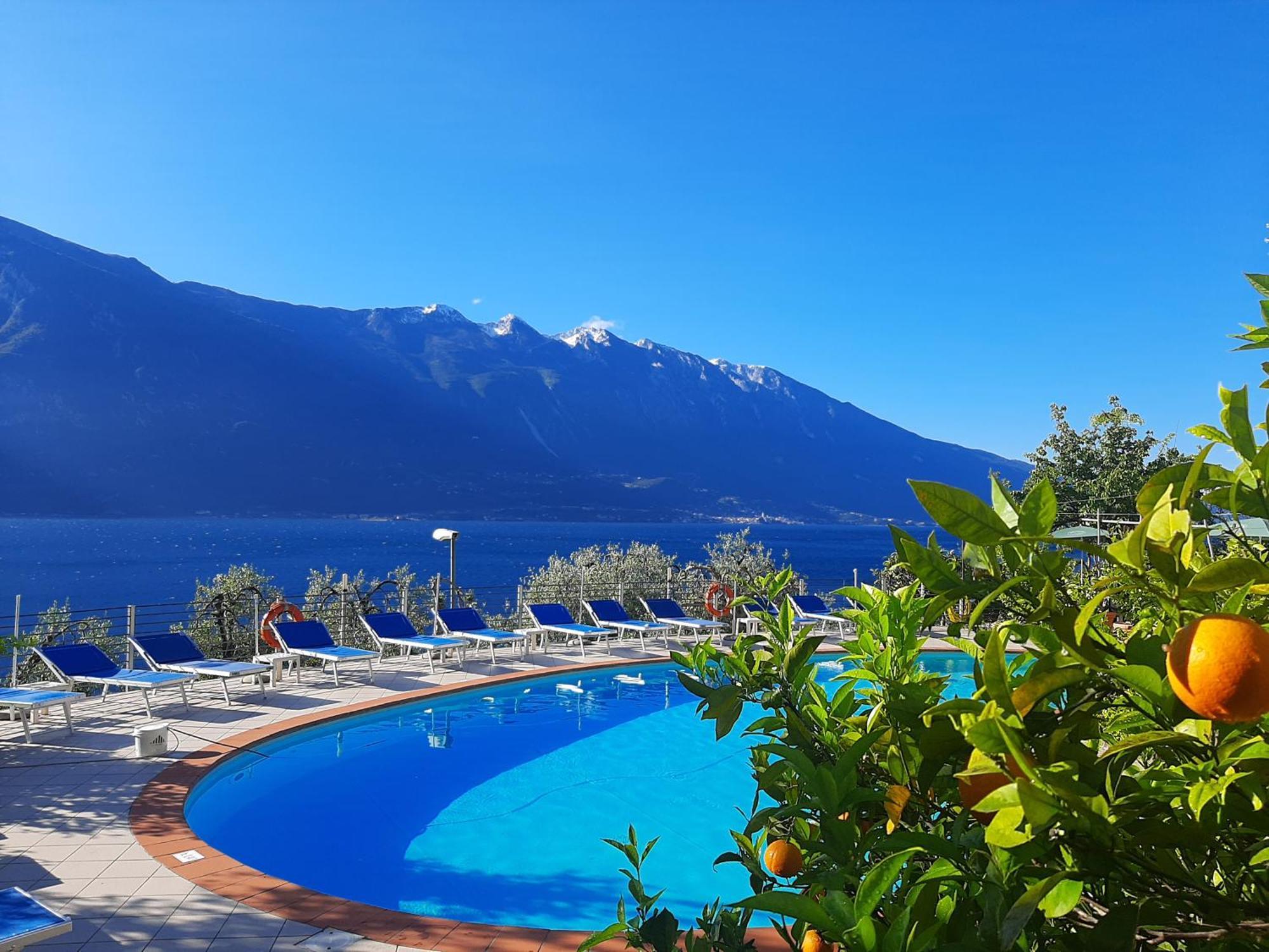 Hotel Augusta Garni Лімоне-суль-Гарда Екстер'єр фото