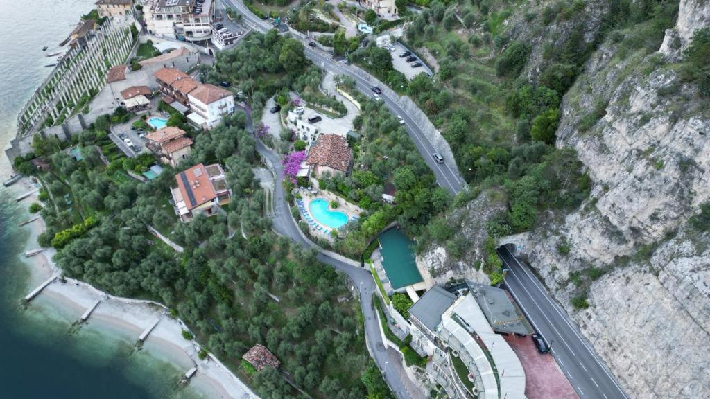 Hotel Augusta Garni Лімоне-суль-Гарда Екстер'єр фото