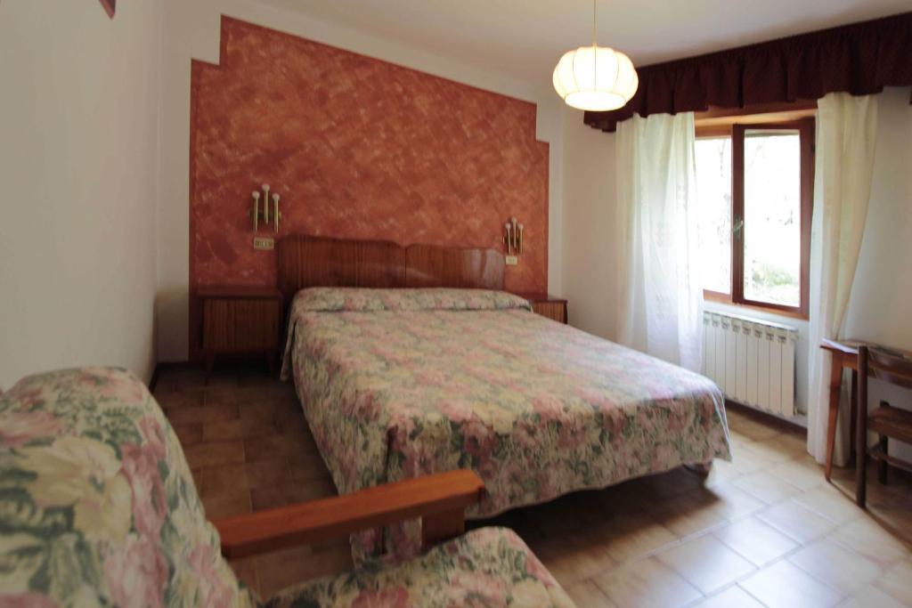 Hotel Augusta Garni Лімоне-суль-Гарда Номер фото